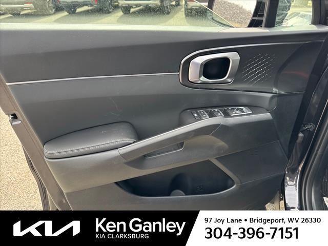 new 2025 Kia Sorento car, priced at $36,530
