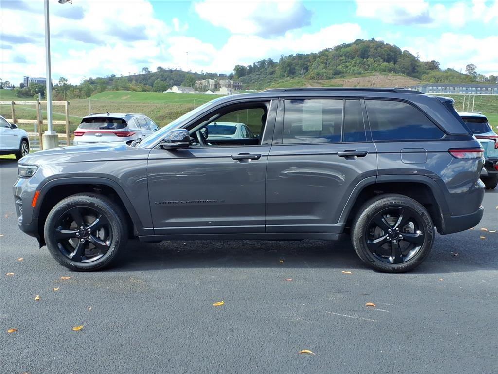 used 2022 Jeep Grand Cherokee car, priced at $24,996