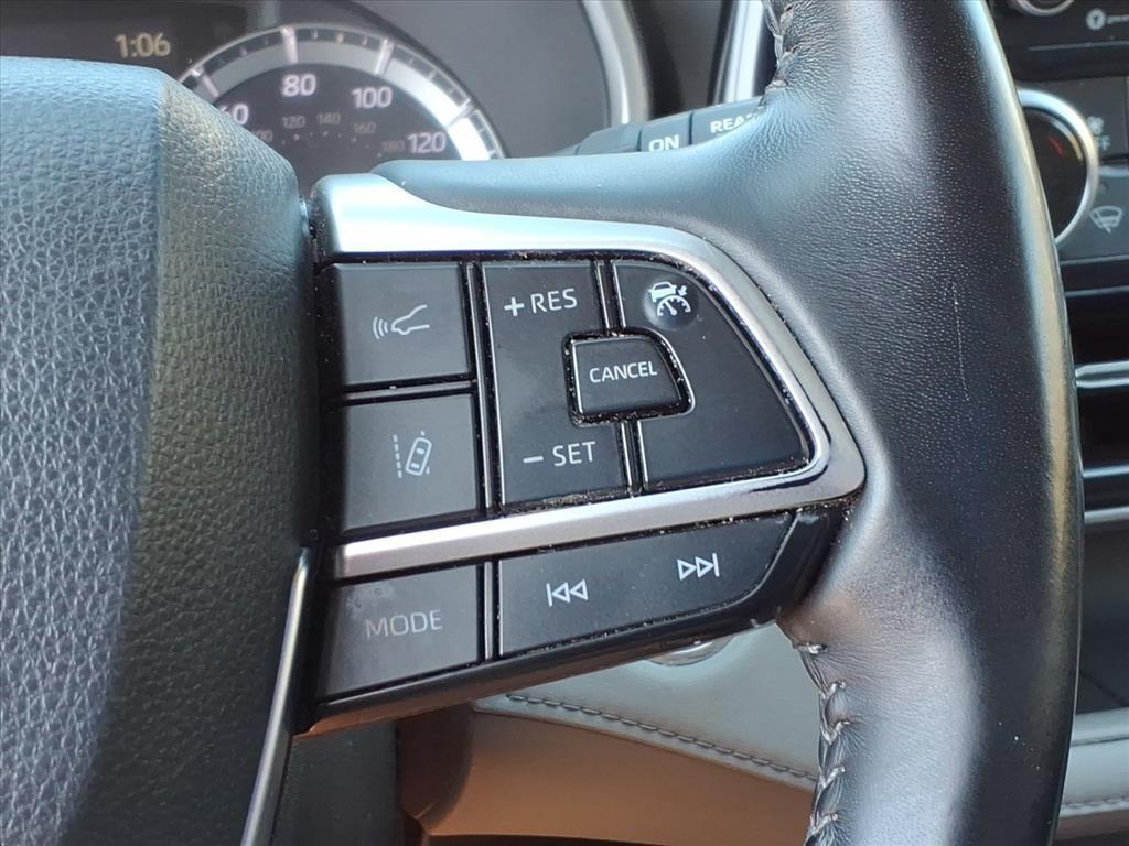 used 2022 Toyota Highlander car, priced at $25,969