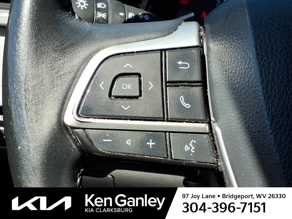 used 2022 Toyota Highlander car, priced at $31,557