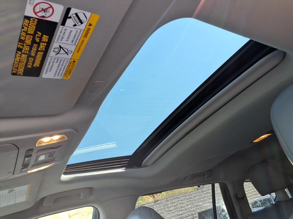 used 2022 Toyota Highlander car, priced at $25,969