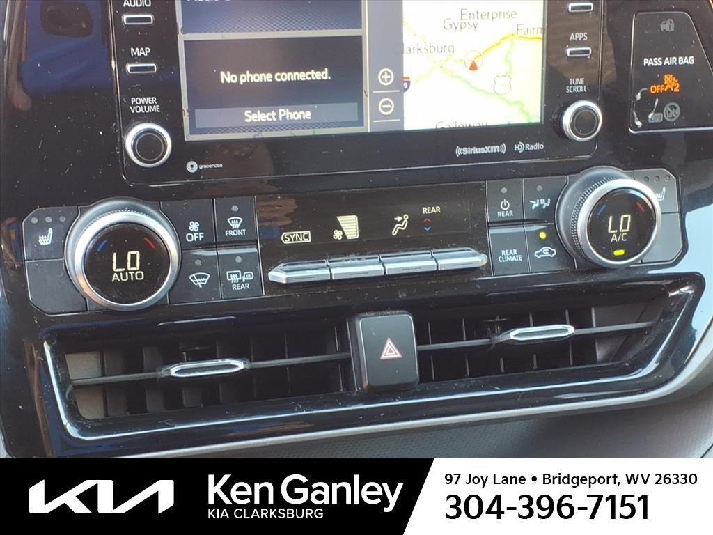 used 2022 Toyota Highlander car, priced at $31,557
