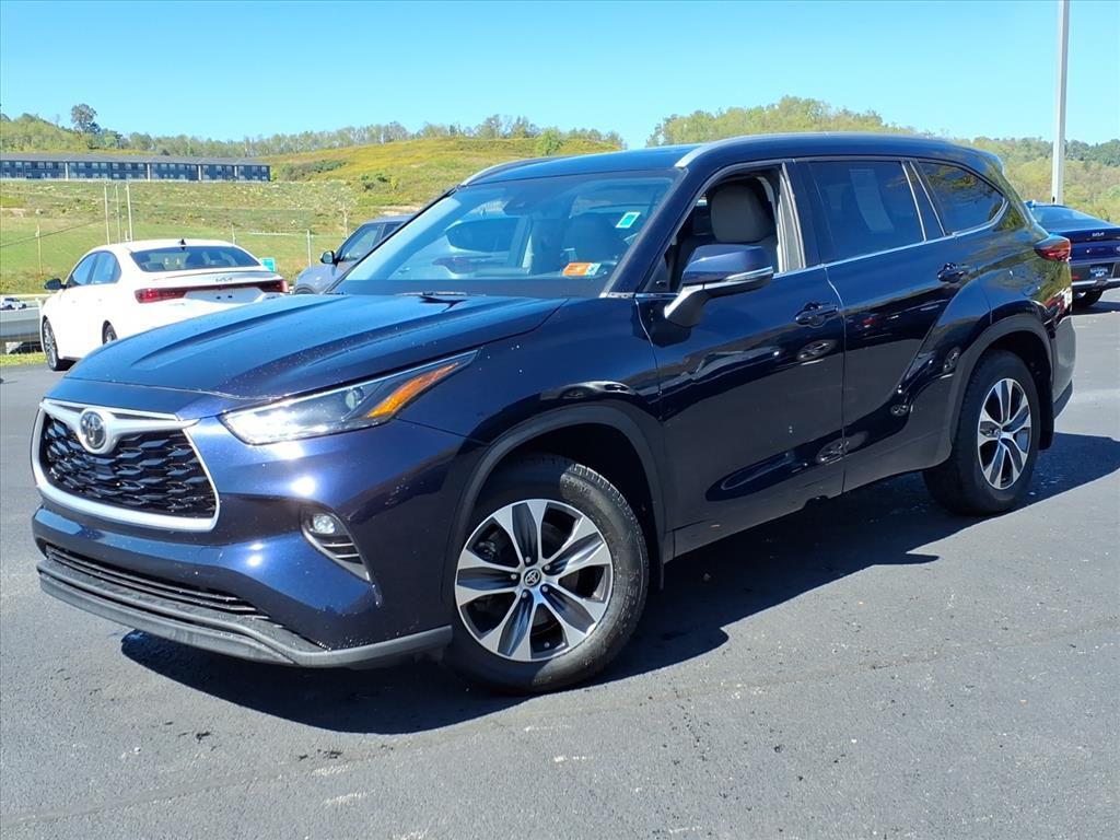 used 2022 Toyota Highlander car, priced at $25,969