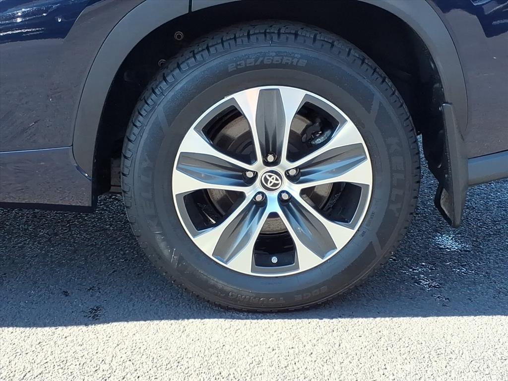 used 2022 Toyota Highlander car, priced at $25,969