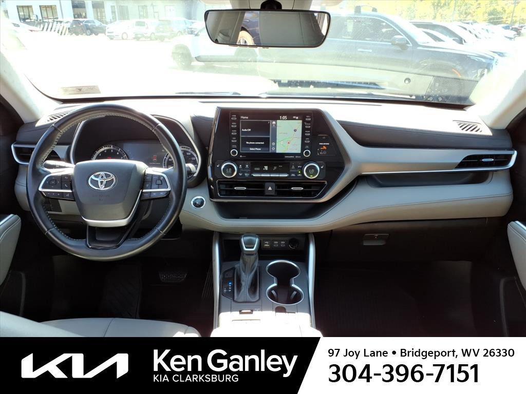 used 2022 Toyota Highlander car, priced at $31,557
