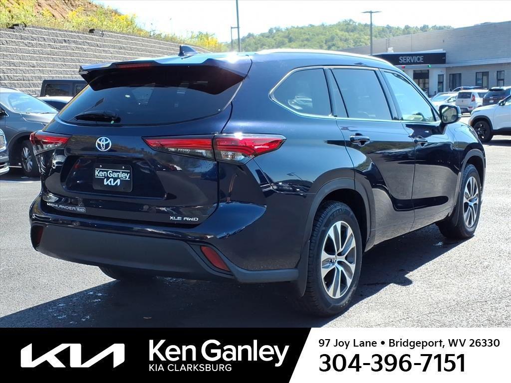 used 2022 Toyota Highlander car, priced at $31,557