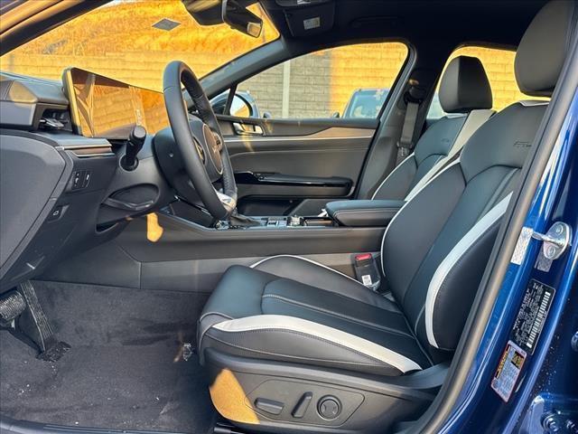 new 2025 Kia K5 car, priced at $29,017