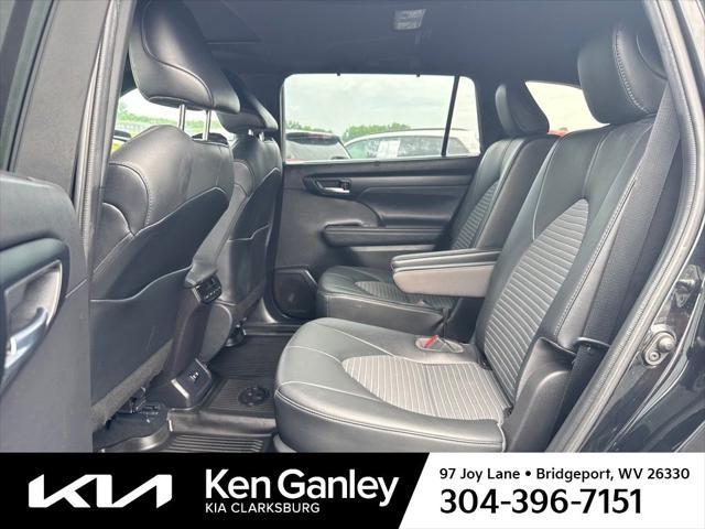 used 2021 Toyota Highlander car, priced at $31,982