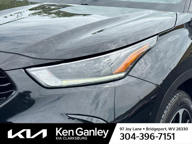 used 2021 Toyota Highlander car, priced at $31,982