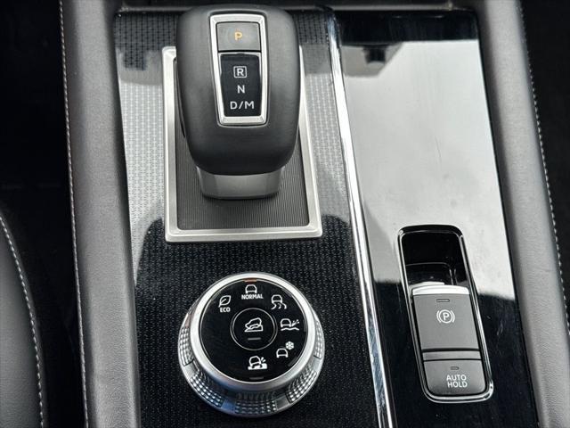 used 2024 Mitsubishi Outlander car, priced at $26,454