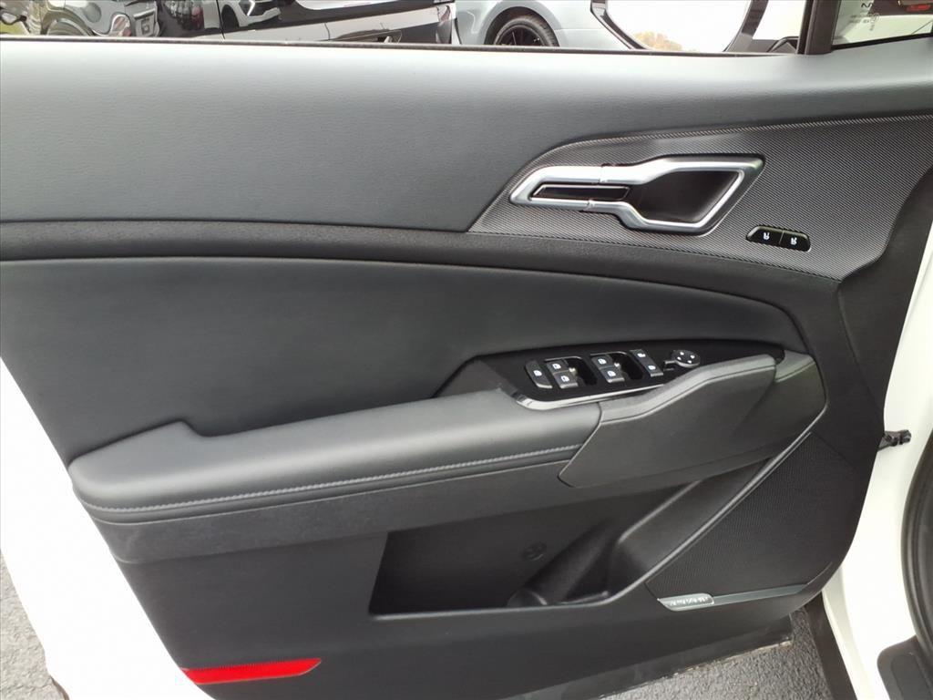used 2025 Kia Sportage Hybrid car, priced at $36,900