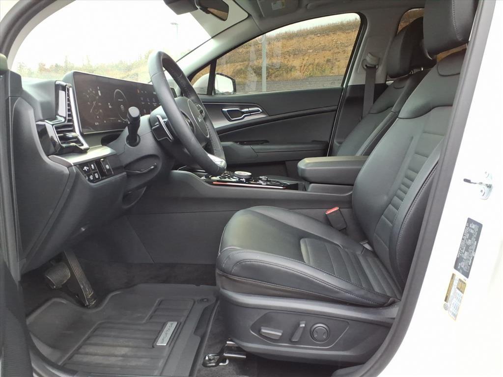 used 2025 Kia Sportage Hybrid car, priced at $36,900