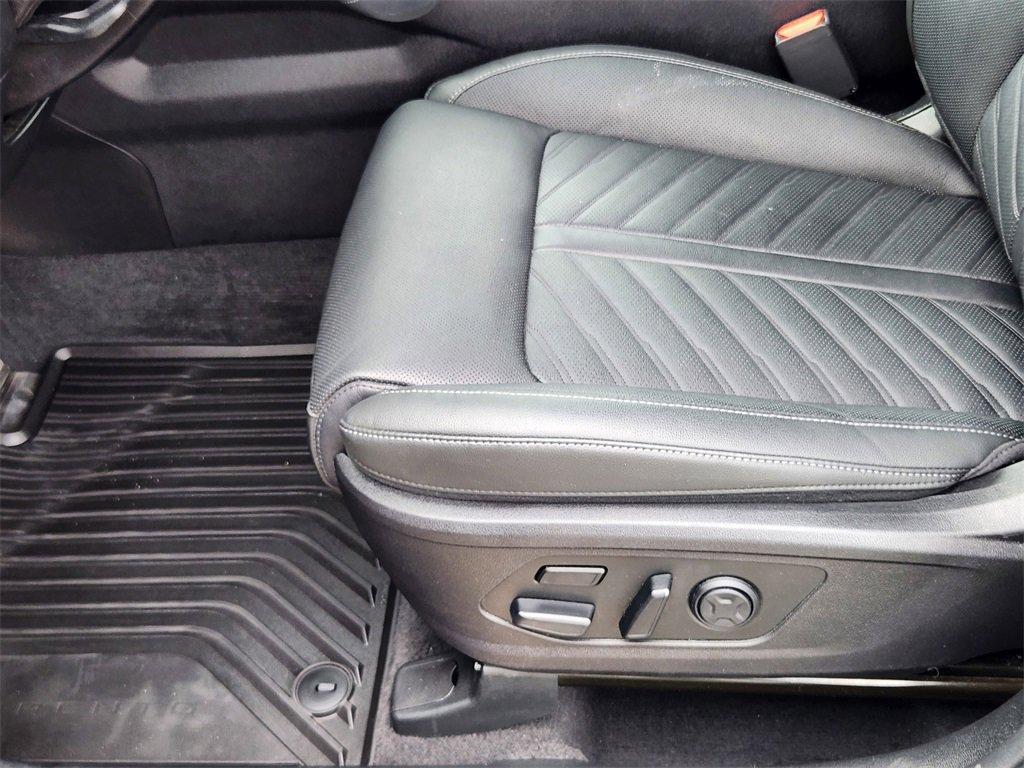 used 2024 Kia Sorento car, priced at $39,899