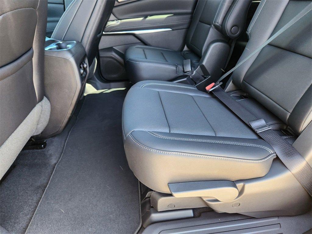 new 2025 Chevrolet Traverse car, priced at $43,999