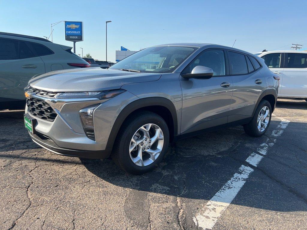 new 2025 Chevrolet Trax car, priced at $21,999