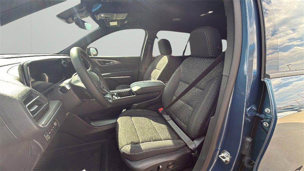 new 2026 Chevrolet Traverse car, priced at $49,025
