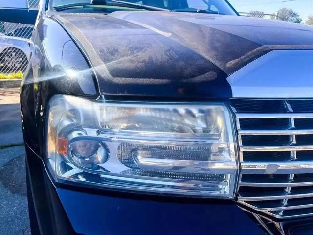 used 2008 Lincoln Navigator car, priced at $3,500