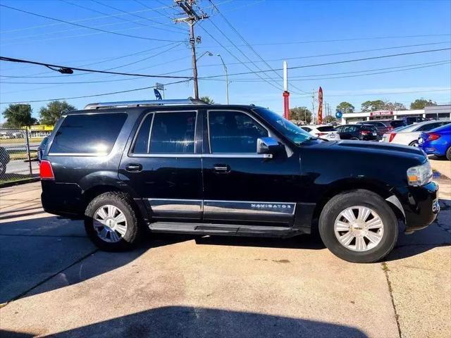 used 2008 Lincoln Navigator car, priced at $3,500