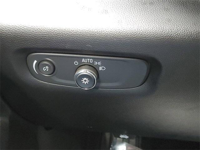 used 2023 Chevrolet Traverse car, priced at $33,498