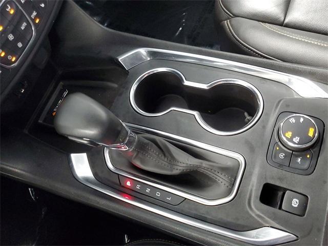 used 2023 Chevrolet Traverse car, priced at $33,498