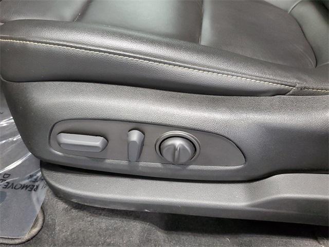 used 2023 Chevrolet Traverse car, priced at $33,498