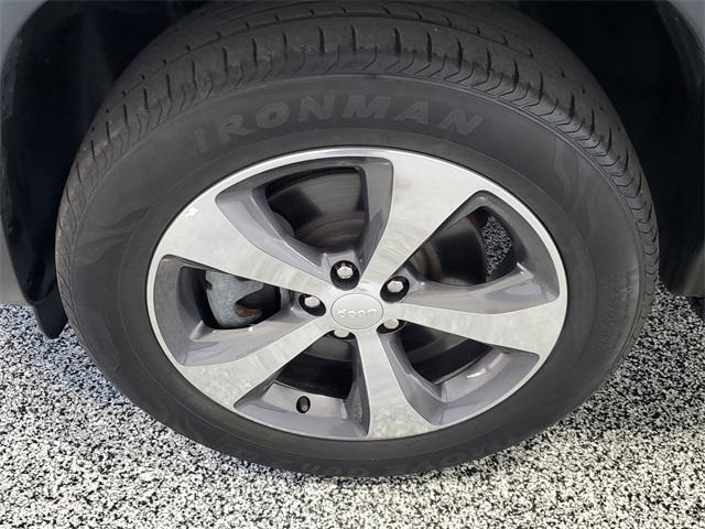 used 2019 Jeep Cherokee car, priced at $21,298