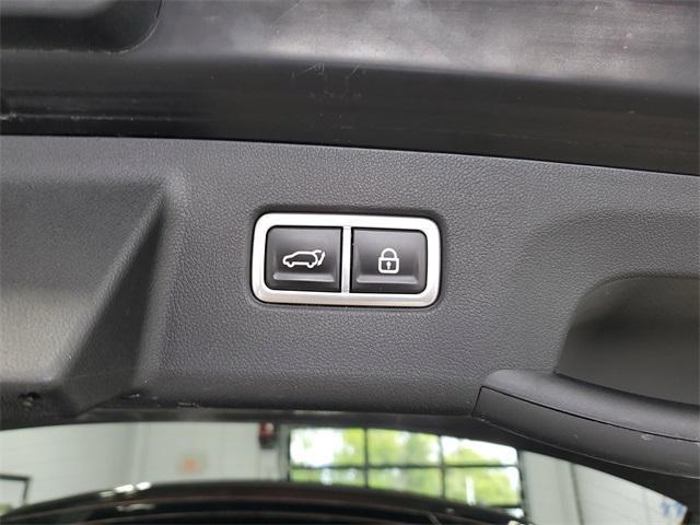 used 2022 Kia Sorento car, priced at $28,998