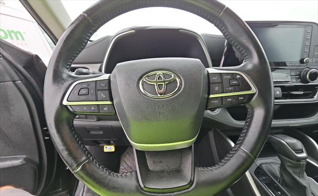 used 2022 Toyota Highlander car, priced at $32,000