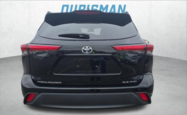 used 2022 Toyota Highlander car, priced at $32,000