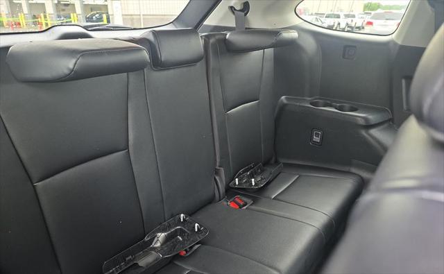 used 2022 Toyota Highlander car, priced at $32,000