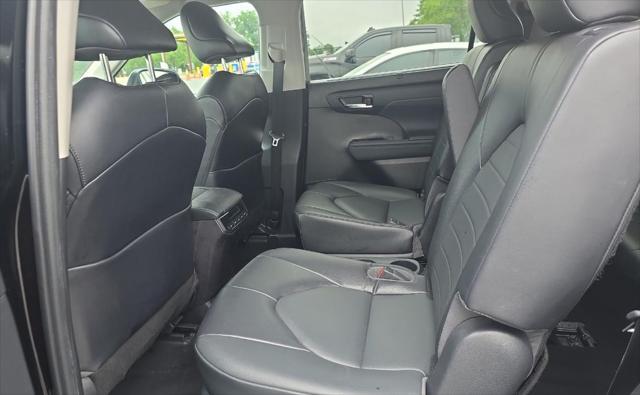 used 2022 Toyota Highlander car, priced at $32,000
