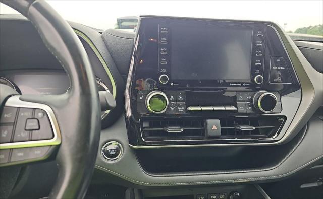 used 2022 Toyota Highlander car, priced at $32,000