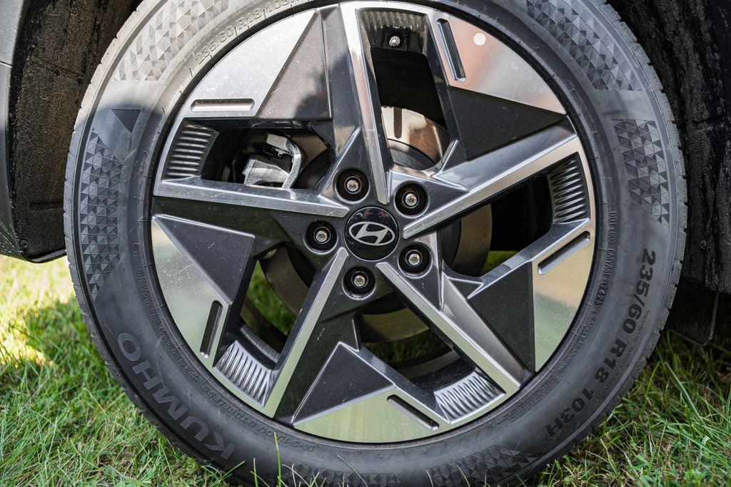 new 2026 Hyundai Tucson car, priced at $27,592
