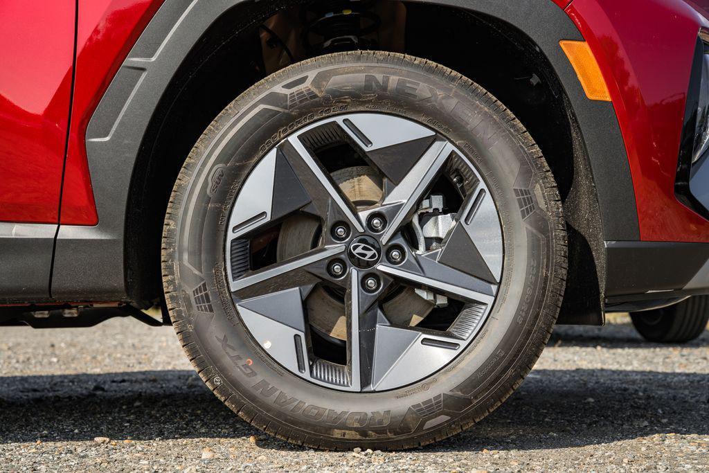 new 2025 Hyundai TUCSON Hybrid car, priced at $30,884