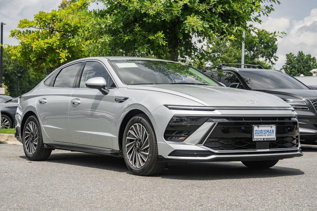 new 2025 Hyundai Sonata Hybrid car, priced at $27,708