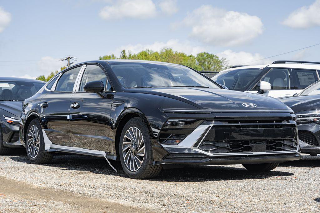 new 2025 Hyundai Sonata Hybrid car, priced at $28,027