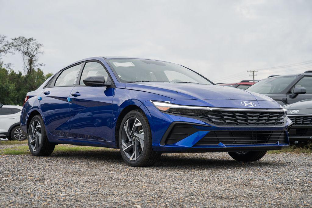 new 2025 Hyundai Elantra car, priced at $19,305