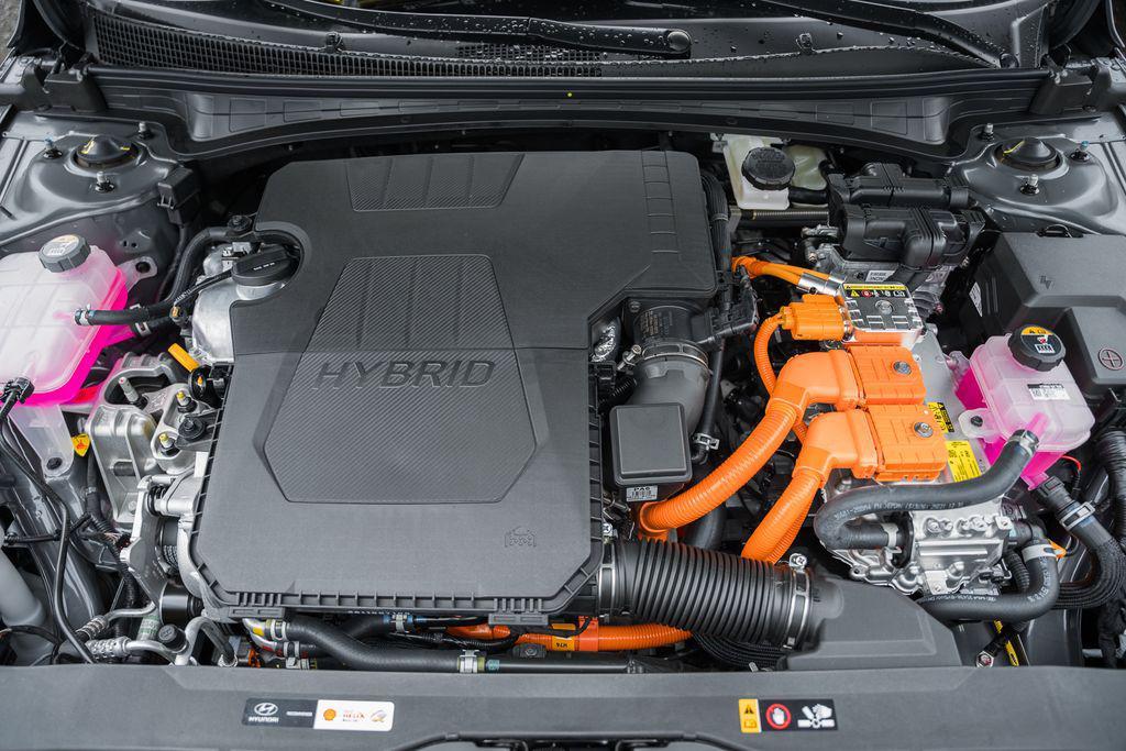 new 2025 Hyundai ELANTRA HEV car, priced at $24,695