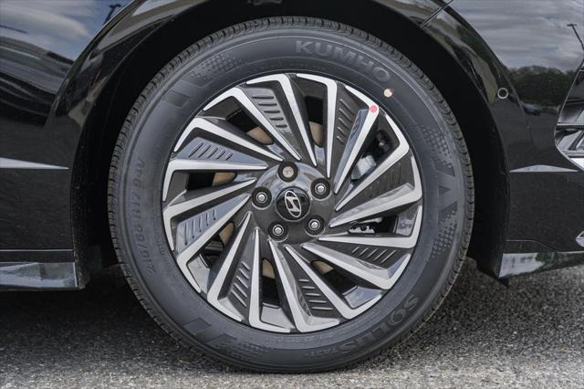 new 2025 Hyundai Sonata Hybrid car, priced at $38,768