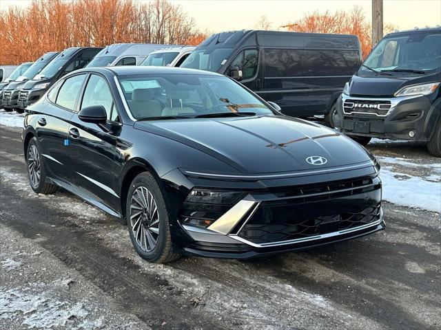 new 2025 Hyundai Sonata Hybrid car, priced at $31,200