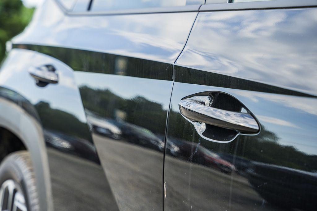new 2025 Hyundai TUCSON Hybrid car, priced at $38,372