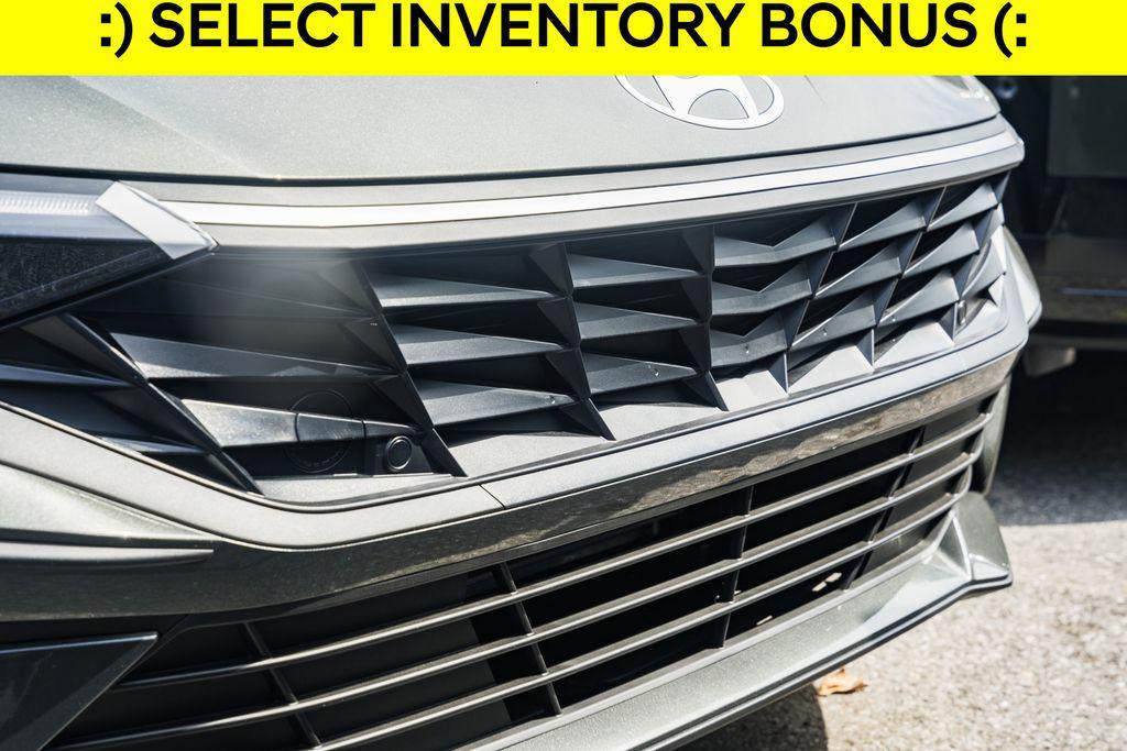new 2025 Hyundai Elantra car, priced at $21,038