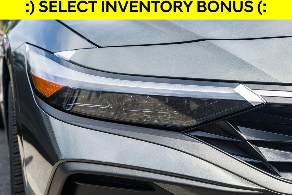 new 2025 Hyundai Elantra car, priced at $21,038