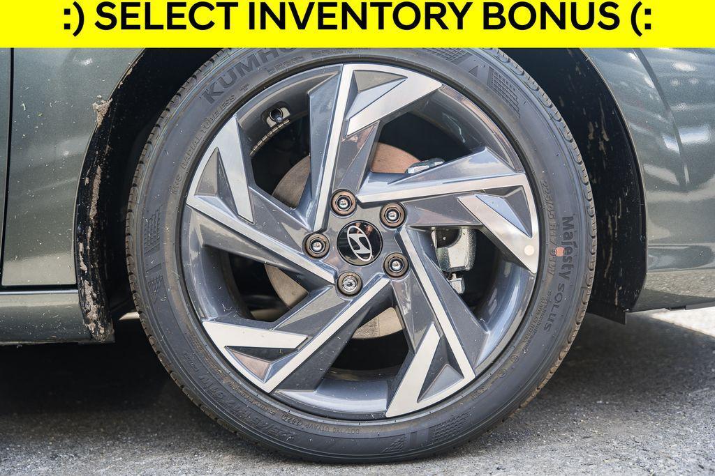 new 2025 Hyundai Elantra car, priced at $21,038