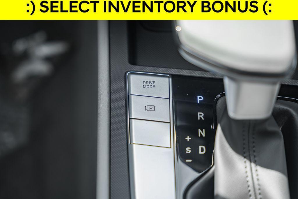 new 2025 Hyundai Elantra car, priced at $21,038