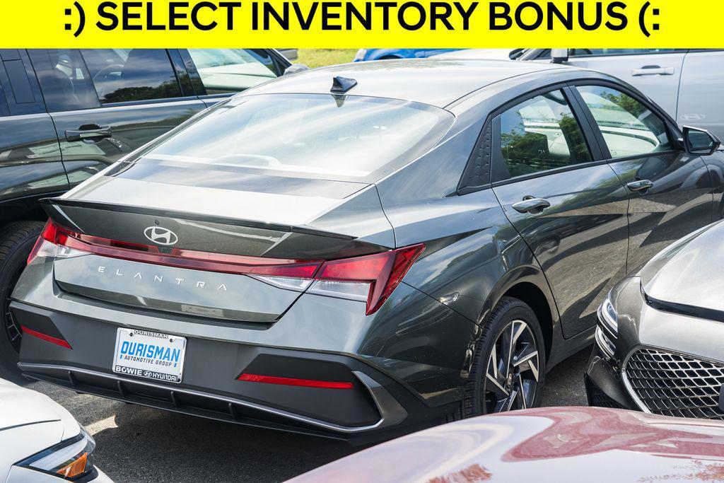 new 2025 Hyundai Elantra car, priced at $21,038