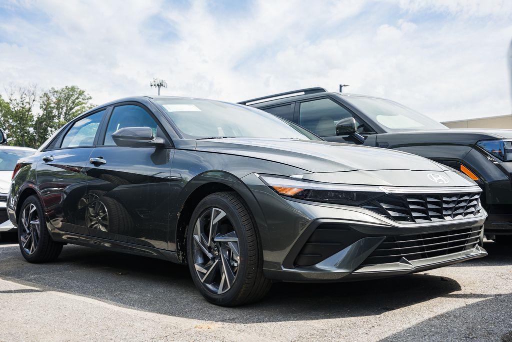 new 2025 Hyundai Elantra car, priced at $19,295