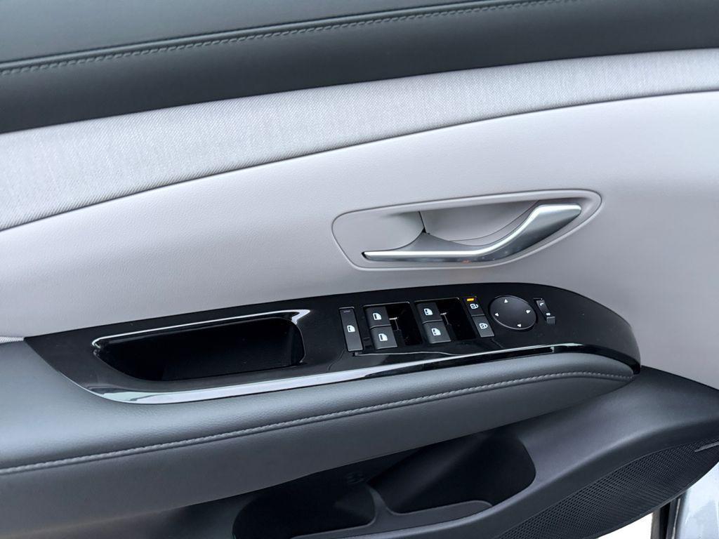 new 2026 Hyundai TUCSON Hybrid car, priced at $39,077
