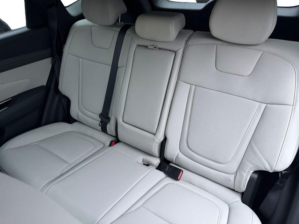 new 2026 Hyundai TUCSON Hybrid car, priced at $39,077