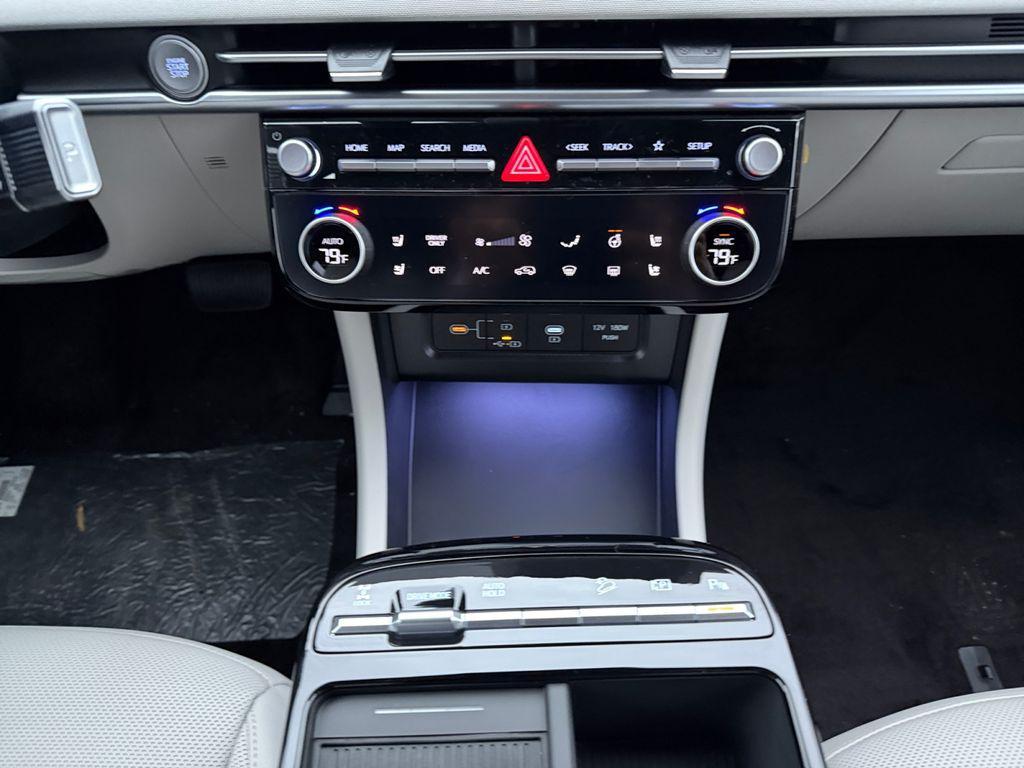 new 2026 Hyundai TUCSON Hybrid car, priced at $39,077